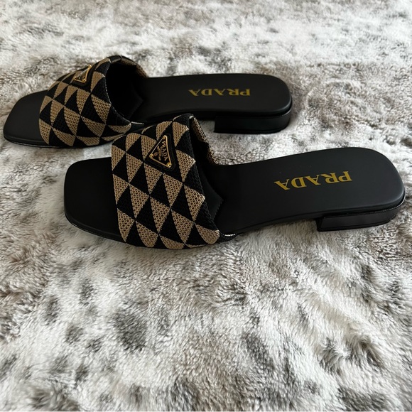 Like New PRADA Embroidered Triangle Logo Slides Sandals Mules size 37 EU / 7 US - Picture 11 of 11